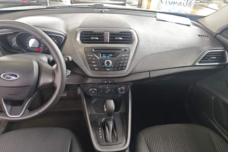 Used Ford Escort 2019 Revised 1.5L Automatic ZhiXiang Version (Tire Pressure Monitoring) China VI Standard Audio And AC Panel