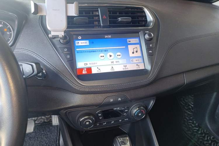 Used Ford Escort 2019 Revised Version 1.5L Automatic Enjoyment Type China VI Standard Audio And AC Panel
