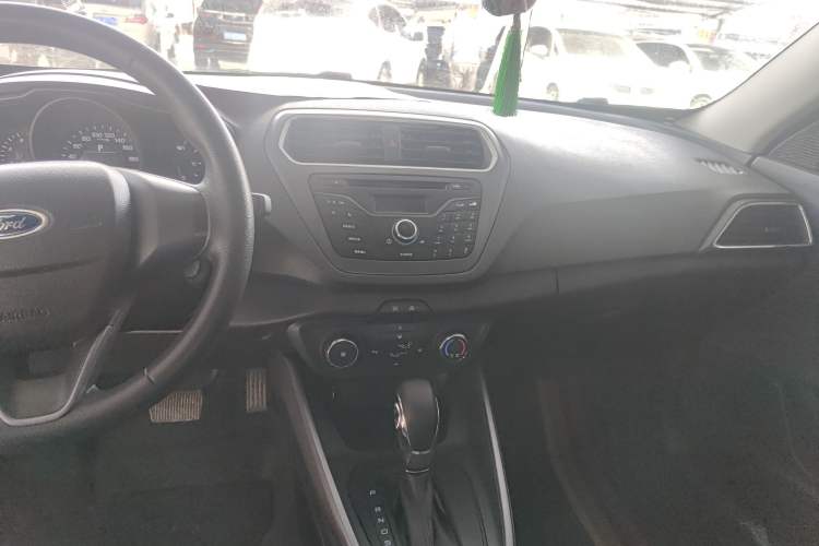 Used Ford Escort 2019 Revised 1.5L Automatic ZhiXiang Version (Tire Pressure Monitoring) China VI Standard Audio And AC Panel