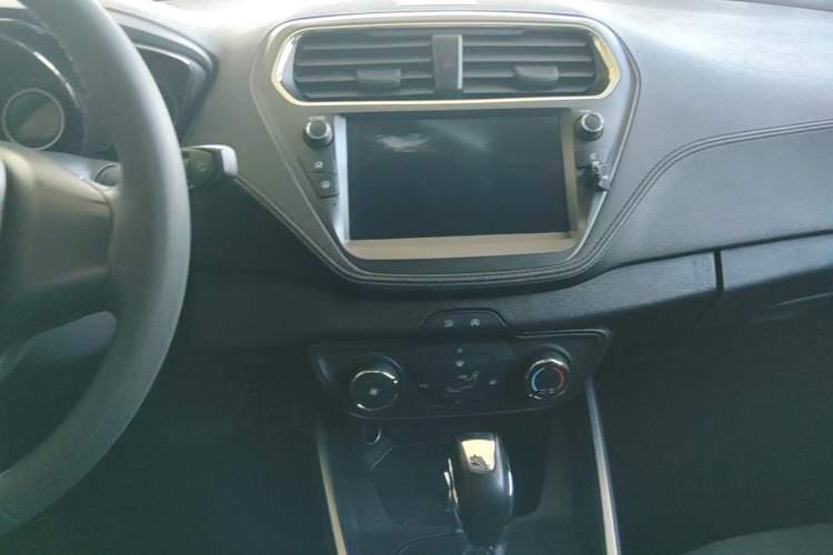 Used Ford Escort 2019 1.5L Automatic Enjoyment Model Audio And AC Panel