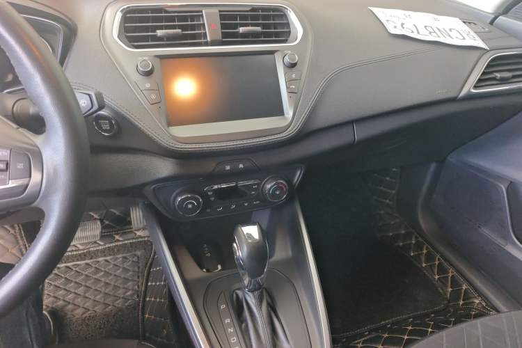 Used Ford Escort 2019 Revised Version 1.5L Automatic Enjoyment Type China VI Standard Audio And AC Panel