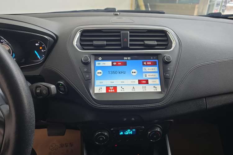 Used Ford Escort 2019 Revised Version 1.5L Automatic Enjoyment Type China VI Standard Audio And AC Panel