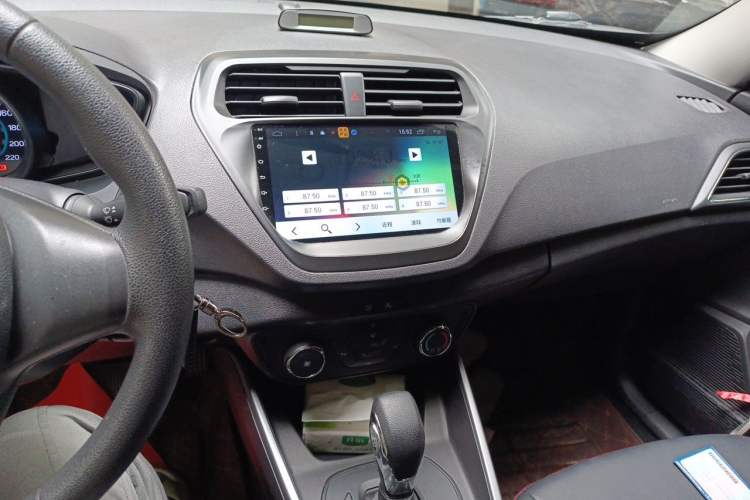 Used Ford Escort 2019 1.5L Automatic ZhiXiang Model Audio And AC Panel