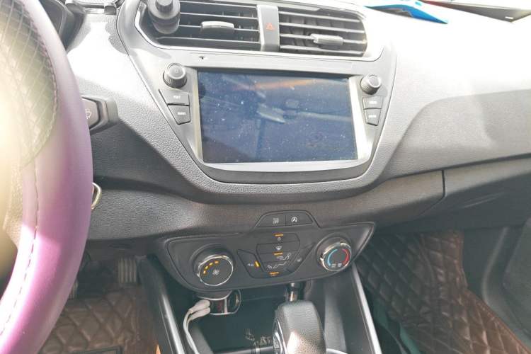 Used Ford Escort 2019 Revised 1.5L Automatic ZhiXiang Version China VI Standard Audio And AC Panel