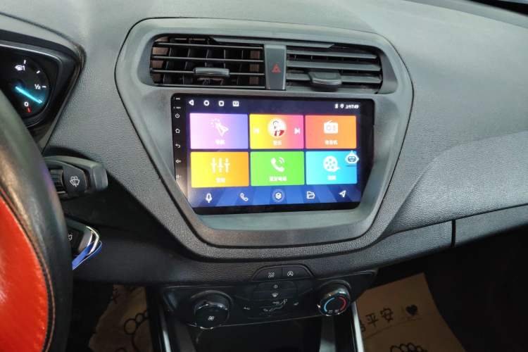 Used Ford Escort 2019 Revised 1.5L Automatic ZhiXiang Version (Tire Pressure Monitoring) China VI Standard Audio And AC Panel