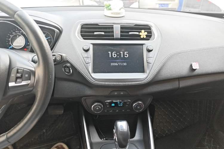 Used Ford Escort 2019 Revised Version 1.5L Automatic Enjoyment Type China VI Standard Audio And AC Panel