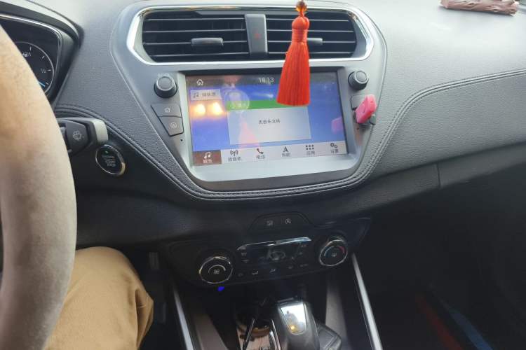 Used Ford Escort 2019 Revised Version 1.5L Automatic Enjoyment Type China VI Standard Audio And AC Panel