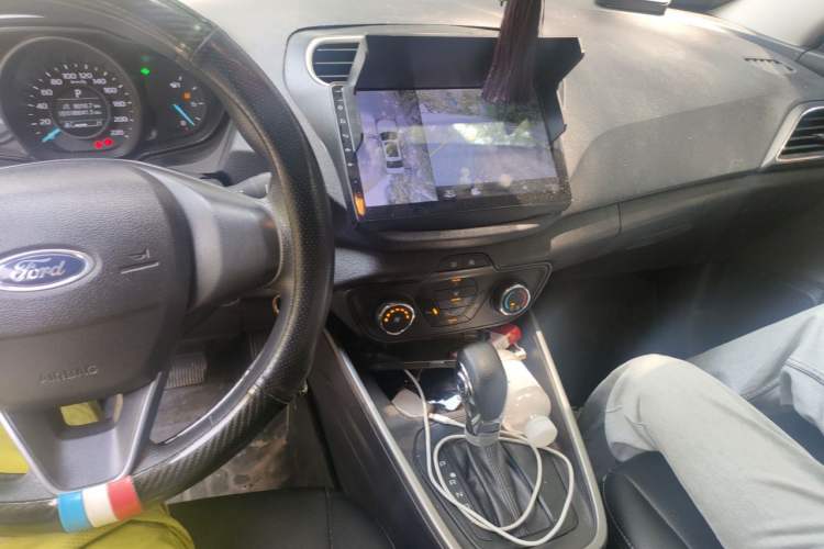 Used Ford Escort 2019 Revised 1.5L Automatic ZhiXiang Version (Tire Pressure Monitoring) China VI Standard Audio And AC Panel