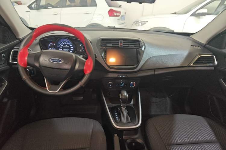 Used Ford Escort 2019 Revised 1.5L Automatic ZhiXiang Version (Tire Pressure Monitoring) China VI Standard Center Console