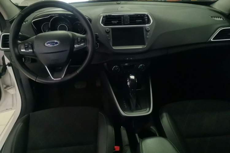 Used Ford Escort 2019 Revised Version 1.5L Automatic Enjoyment Type China VI Standard Center Console