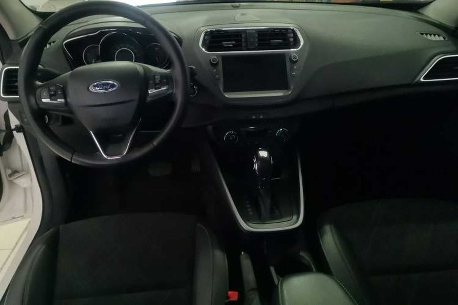 Used Ford Escort 2019 Revised Version 1.5L Automatic Enjoyment Type China VI Standard Center Console