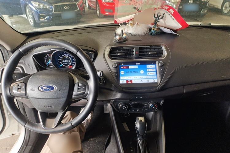 Used Ford Escort 2019 Revised Version 1.5L Automatic Enjoyment Type China VI Standard Center Console