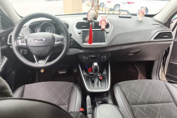 Used Ford Escort 2019 Revised Version 1.5L Automatic Enjoyment Type China VI Standard Center Console