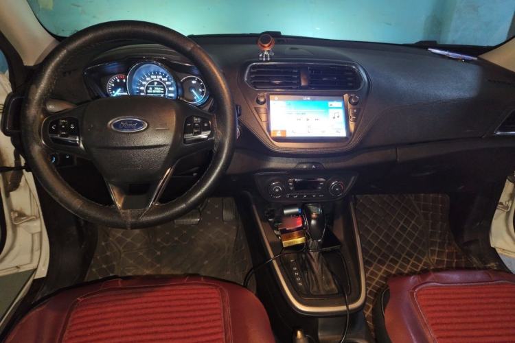 Used Ford Escort 2019 Revised Version 1.5L Automatic Enjoyment Type China VI Standard Center Console