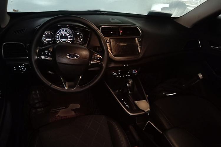 Used Ford Escort 2019 Revised Version 1.5L Automatic Enjoyment Type China VI Standard Center Console