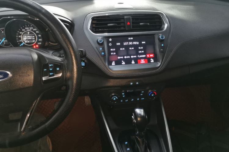 Used Ford Escort 2019 Revised Version 1.5L Automatic Enjoyment Type China VI Standard Center Console