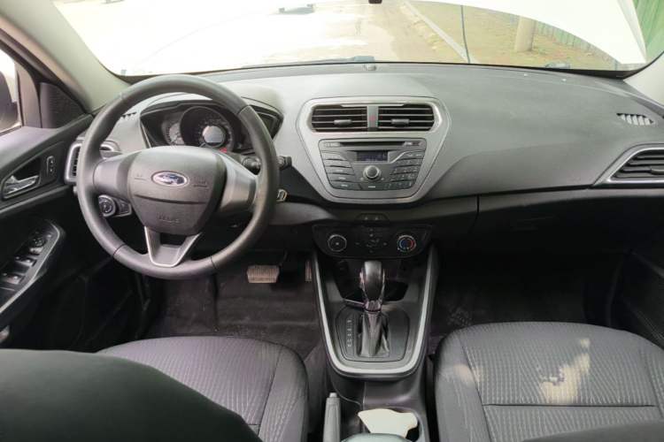 Used Ford Escort 2019 Revised 1.5L Automatic ZhiXiang Version (Tire Pressure Monitoring) China VI Standard Center Console
