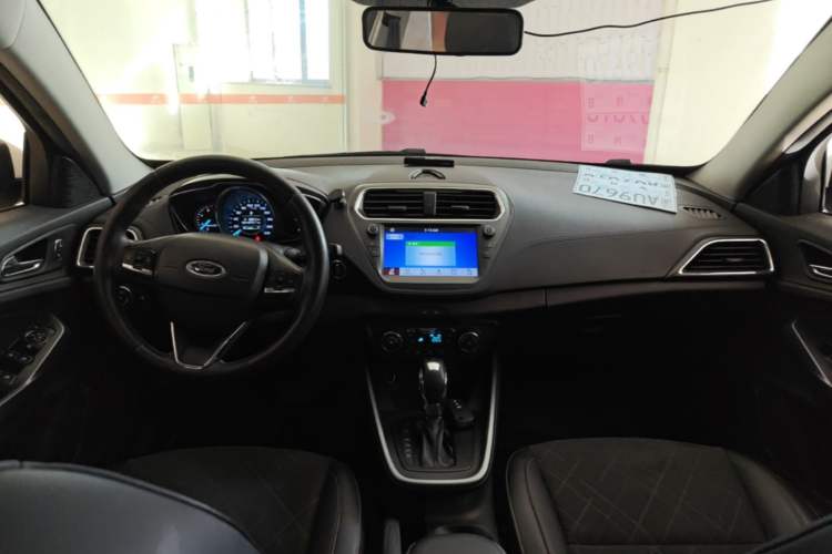 Used Ford Escort 2019 Revised Version 1.5L Automatic Enjoyment Type China VI Standard Center Console