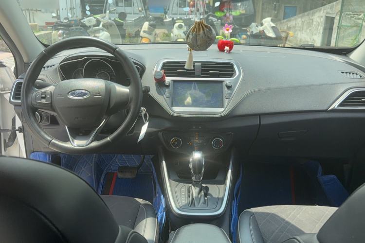 Used Ford Escort 2019 1.5L Automatic Enjoyment Model Center Console