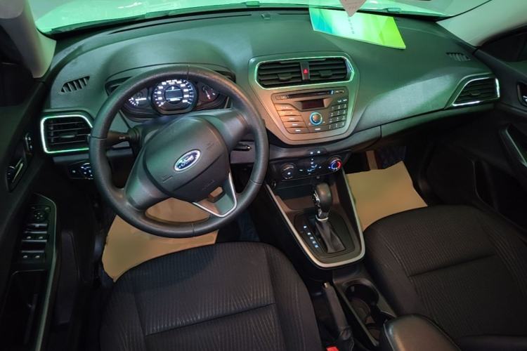 Used Ford Escort 2019 1.5L Automatic ZhiXiang Model Center Console