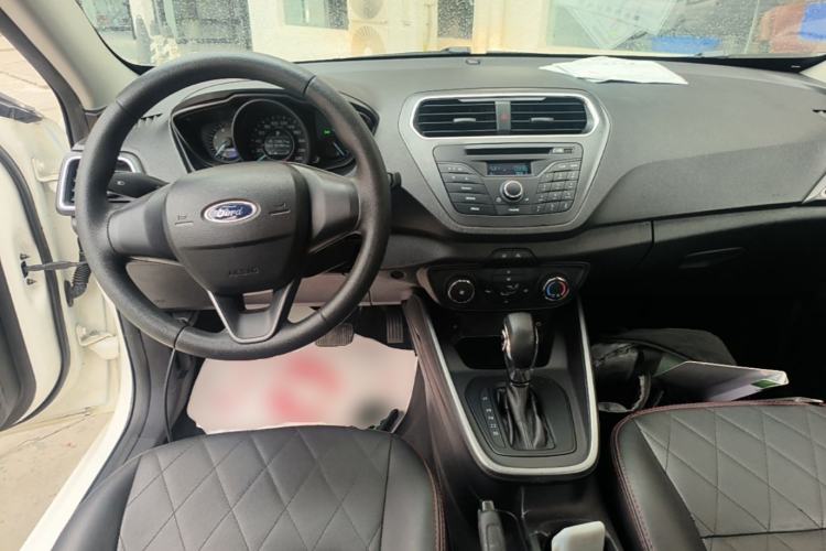 Used Ford Escort 2019 1.5L Automatic ZhiXiang Model Center Console