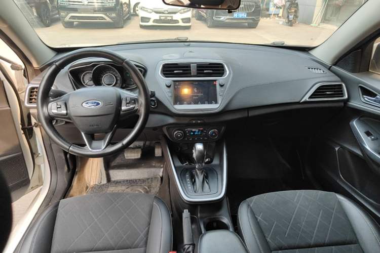 Used Ford Escort 2019 Revised Version 1.5L Automatic Enjoyment Type China VI Standard Center Console