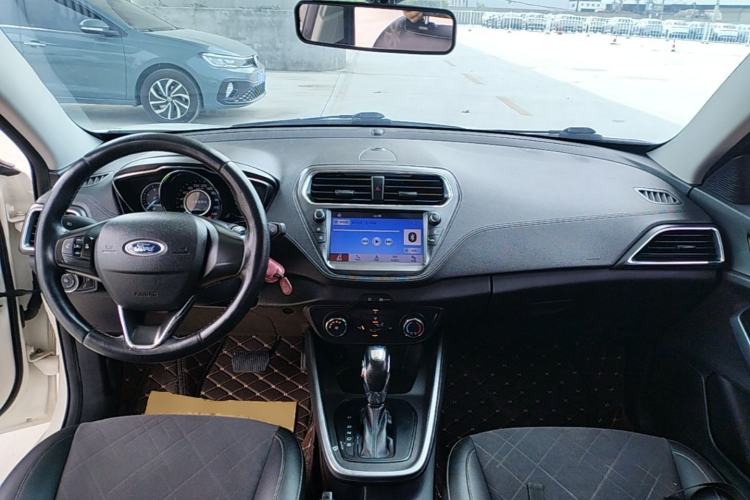 Used Ford Escort 2019 1.5L Automatic Enjoyment Model Center Console