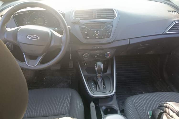 Used Ford Escort 2019 Revised 1.5L Automatic ZhiXiang Version China VI Standard Center Console