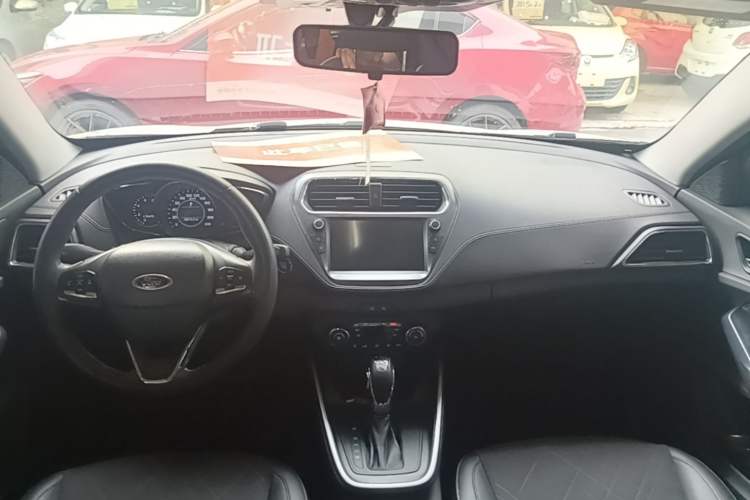 Used Ford Escort 2019 Revised Version 1.5L Automatic Enjoyment Type China VI Standard Center Console