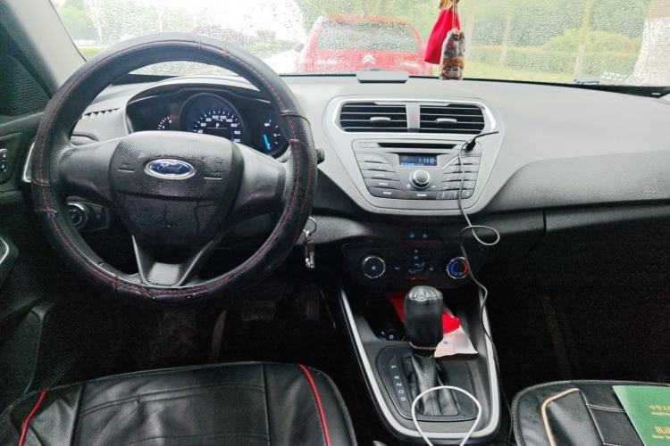 Used Ford Escort 2019 1.5L Automatic ZhiXiang Model Center Console