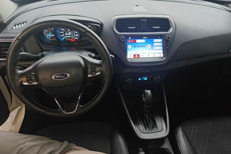 Used Ford Escort 2019 Revised Version 1.5L Automatic Enjoyment Type China VI Standard Center Console
