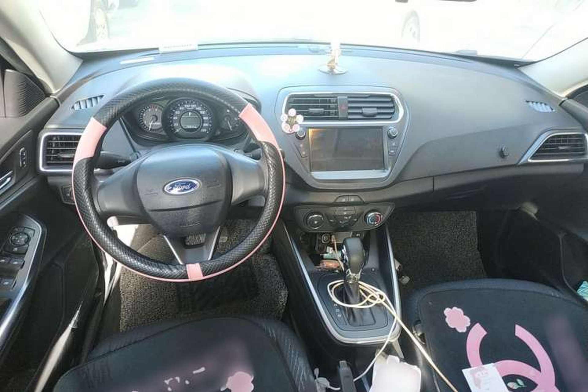 Used Ford Escort 2019 Revised 1.5L Automatic ZhiXiang Version (Tire Pressure Monitoring) China VI Standard Center Console