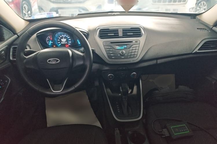 Used Ford Escort 2019 1.5L Automatic ZhiXiang Model Center Console