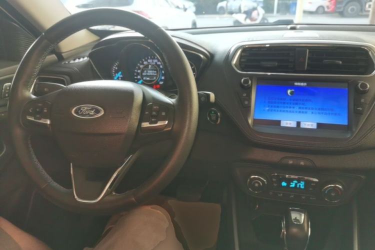 Used Ford Escort 2019 Revised Version 1.5L Automatic Enjoyment Type China VI Standard Center Console