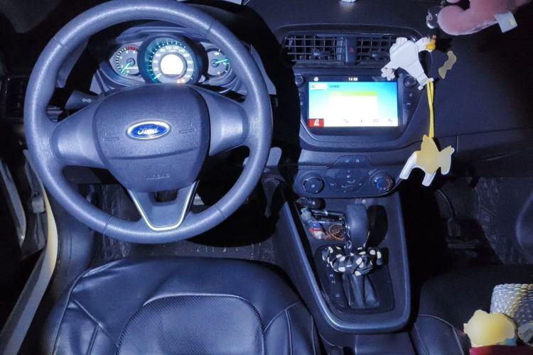 Used Ford Escort 2019 Revised 1.5L Automatic ZhiXiang Version (Tire Pressure Monitoring) China VI Standard Center Console