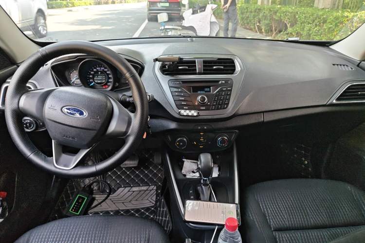 Used Ford Escort 2019 Revised 1.5L Automatic ZhiXiang Version (Tire Pressure Monitoring) China VI Standard Center Console