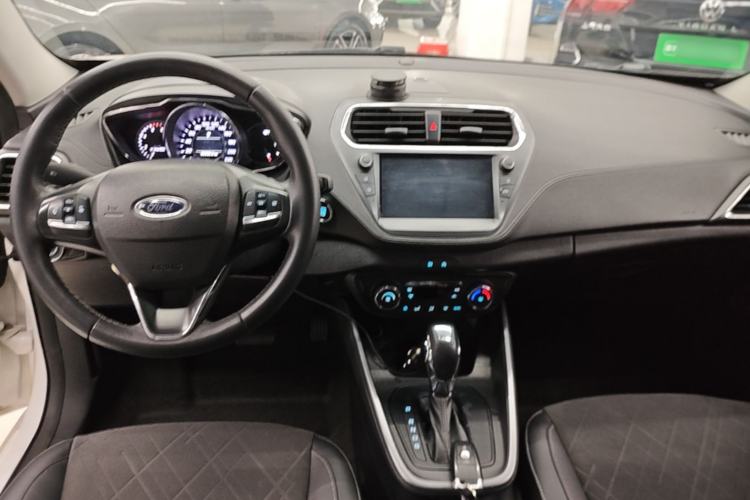 Used Ford Escort 2019 Revised Version 1.5L Automatic Enjoyment Type China VI Standard Center Console