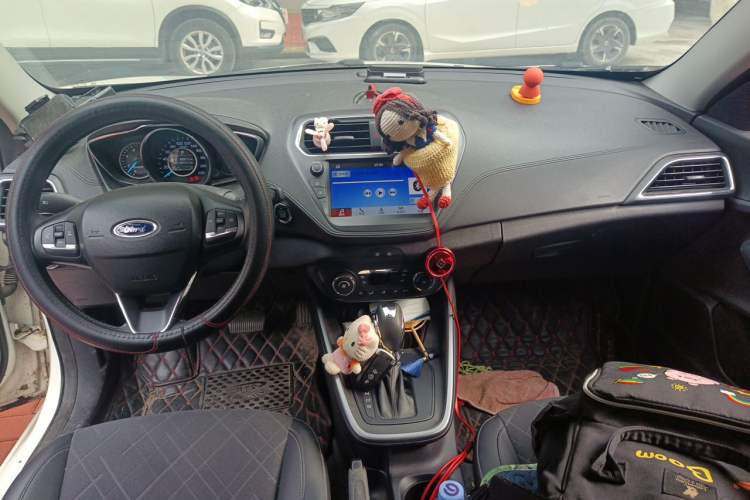 Used Ford Escort 2019 Revised Version 1.5L Automatic Enjoyment Type China VI Standard Center Console