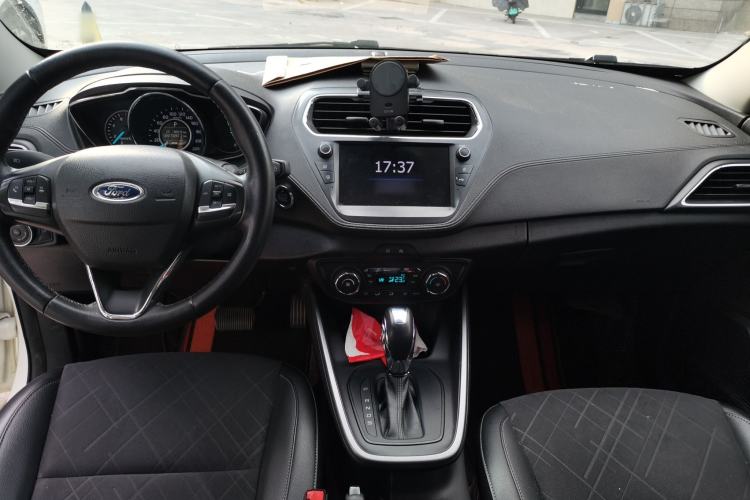 Used Ford Escort 2019 Revised Version 1.5L Automatic Enjoyment Type China VI Standard Center Console