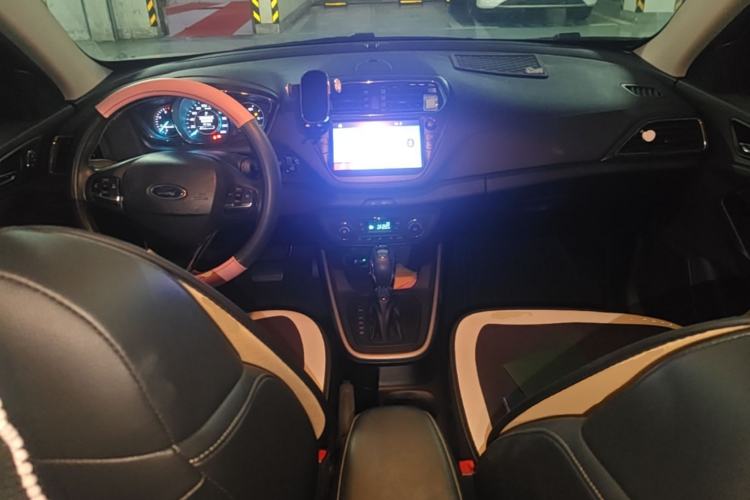 Used Ford Escort 2019 Revised Version 1.5L Automatic Enjoyment Type China VI Standard Center Console