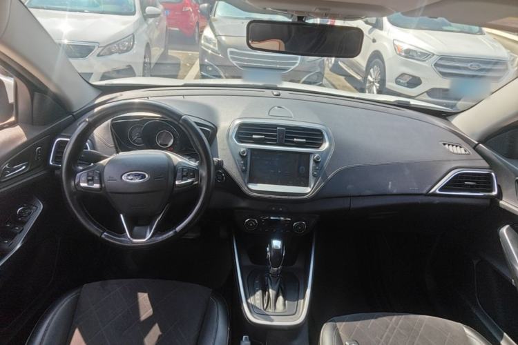 Used Ford Escort 2019 Revised Version 1.5L Automatic Enjoyment Type China VI Standard Center Console