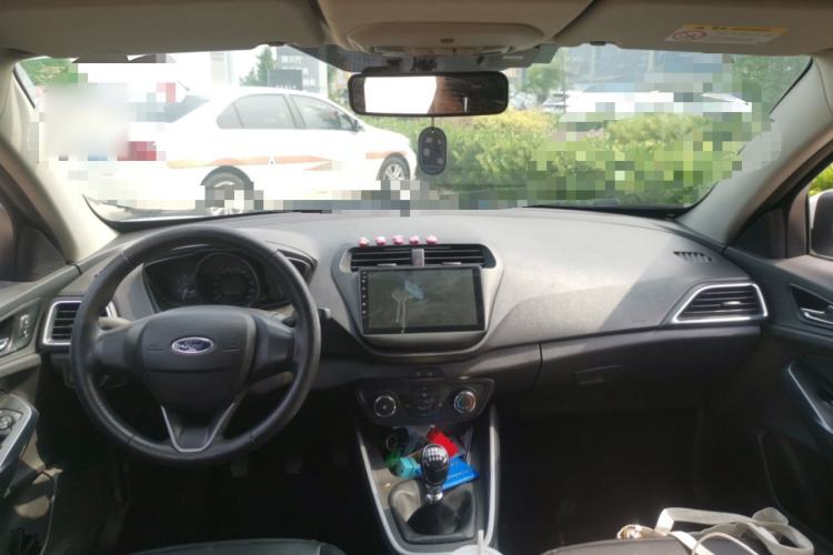 Used Ford Escort 2019 1.5L Manual ZhiXiang Version Center Console