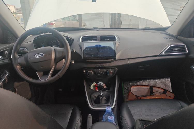 Used Ford Escort 2019 1.5L Manual ZhiXiang Version Center Console