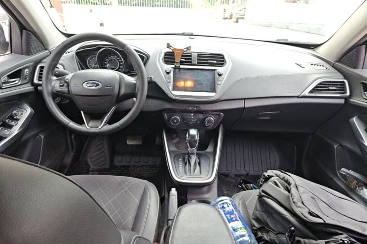 Used Ford Escort 2019 1.5L Automatic Enjoyment Model Center Console