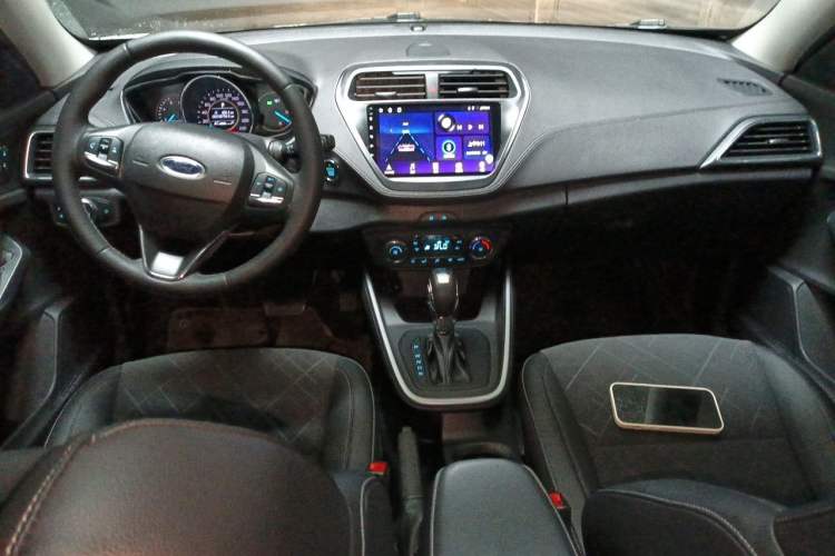 Used Ford Escort 2019 Revised Version 1.5L Automatic Enjoyment Type China VI Standard Center Console