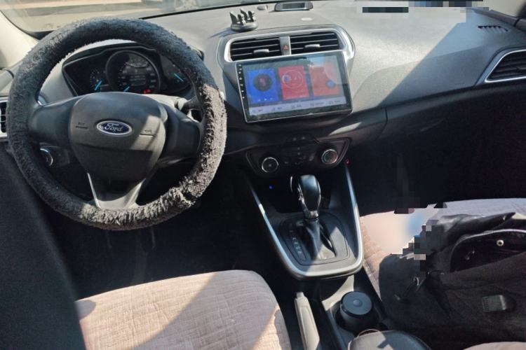 Used Ford Escort 2019 1.5L Automatic ZhiXiang Model Center Console