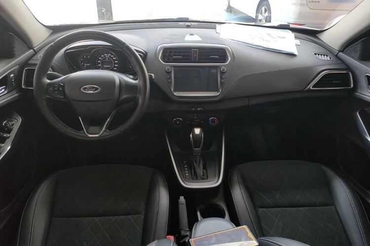 Used Ford Escort 2019 1.5L Automatic Enjoyment Model Center Console