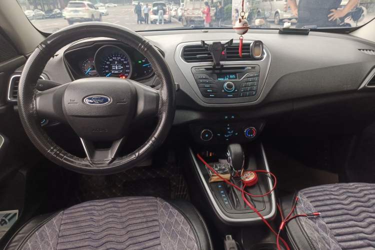 Used Ford Escort 2019 Revised 1.5L Automatic ZhiXiang Version (Tire Pressure Monitoring) China VI Standard Center Console