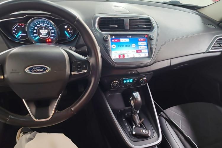 Used Ford Escort 2019 Revised Version 1.5L Automatic Enjoyment Type China VI Standard Center Console