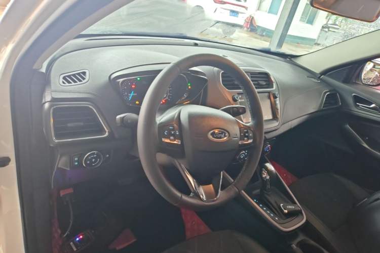 Used Ford Escort 2019 Revised Version 1.5L Automatic Enjoyment Type China VI Standard Center Console